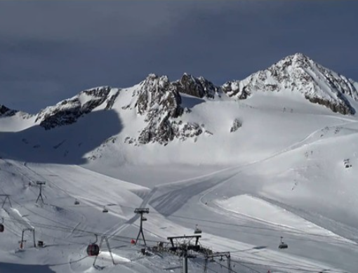 Viel Sonne für die Skifahrer im Stubaital